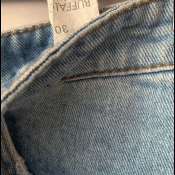 BUFFALO JEAN SHORTS - Picture 3 of 3